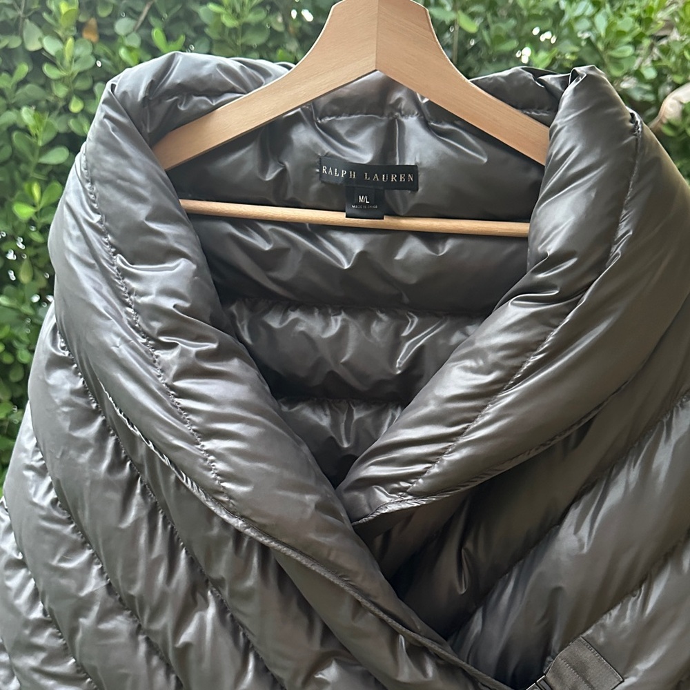 Ralph Lauren Quilted down puffer Jacket shawl in Gray with silver buckle M/L - Picture 5 of 7